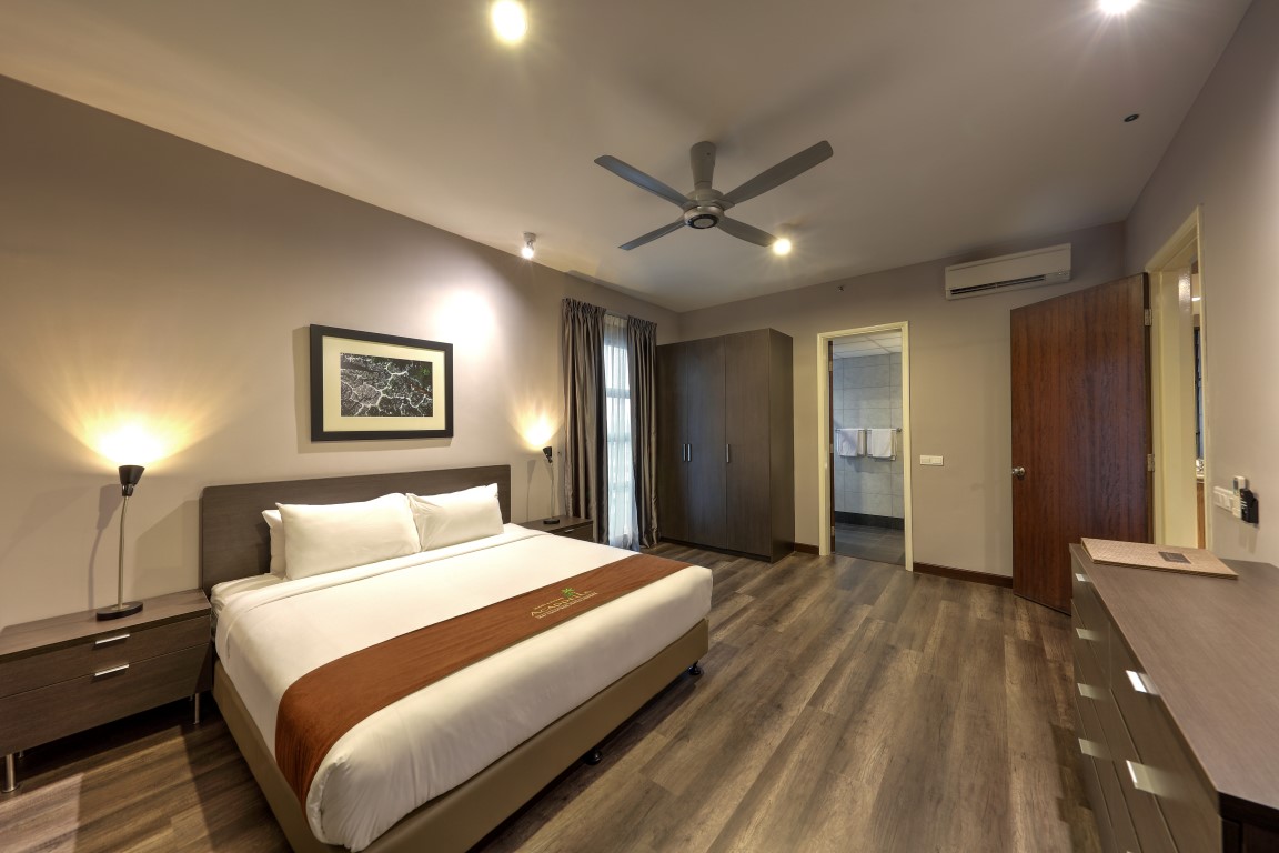 Premier-King-Bedroom-Medium