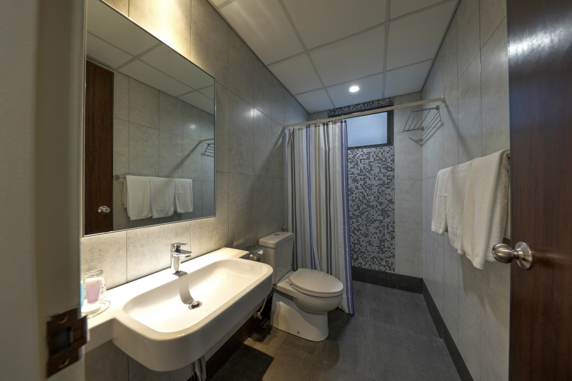 Standard-Twin-Bathroom-Medium