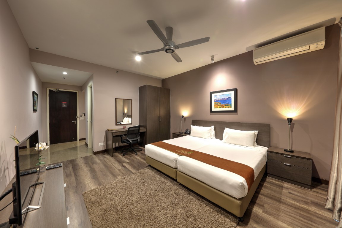 Standard-Twin-Bedroom-Medium