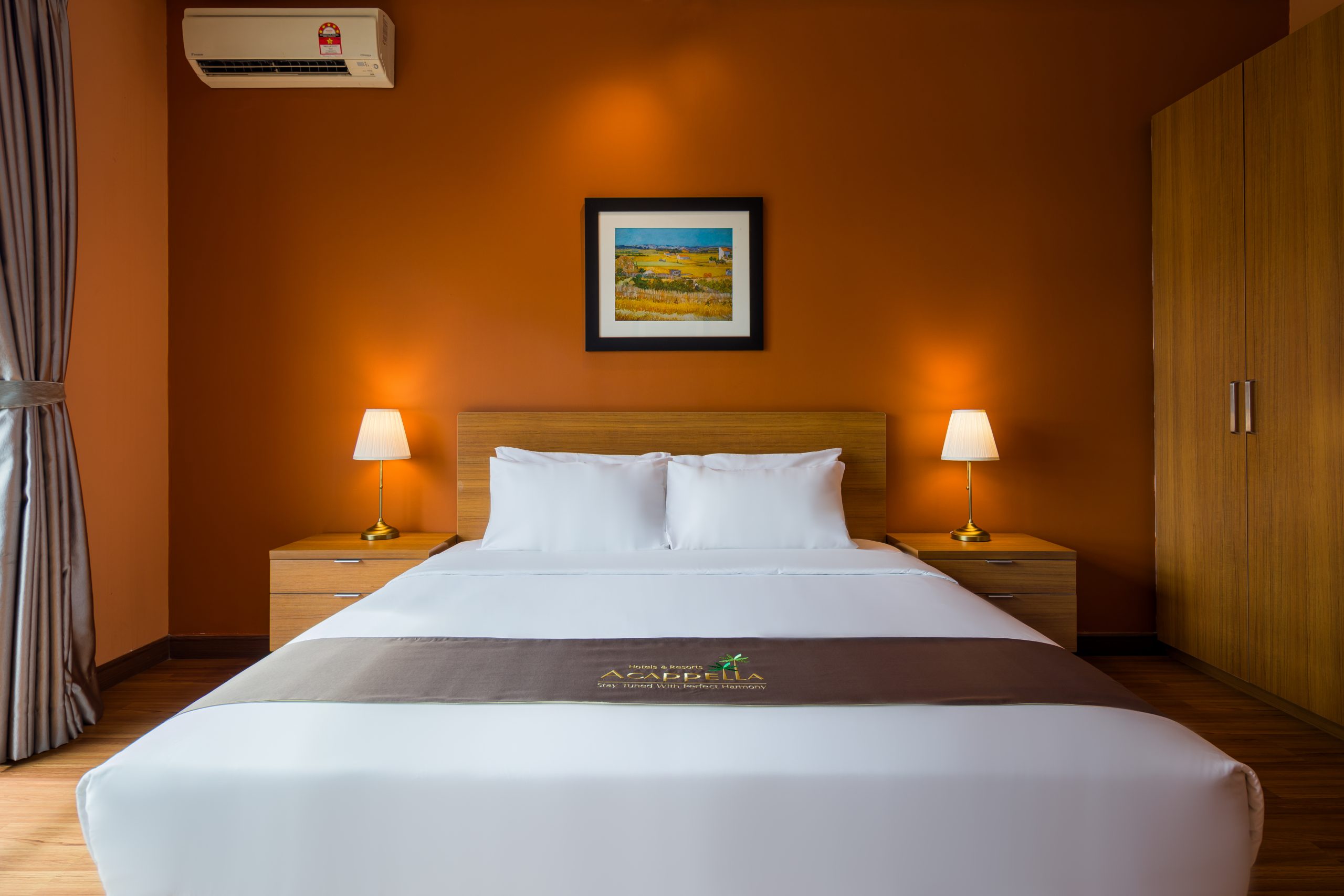 Acappella Suite Hotel in Shah Alam combines contemporary design, spacious suites and lifestyle amenities for business and leisure travellers. This visual documentation captures its architecture, interior flow and atmosphere, showcasing the hotel’s comfort, function and guest-oriented experience.