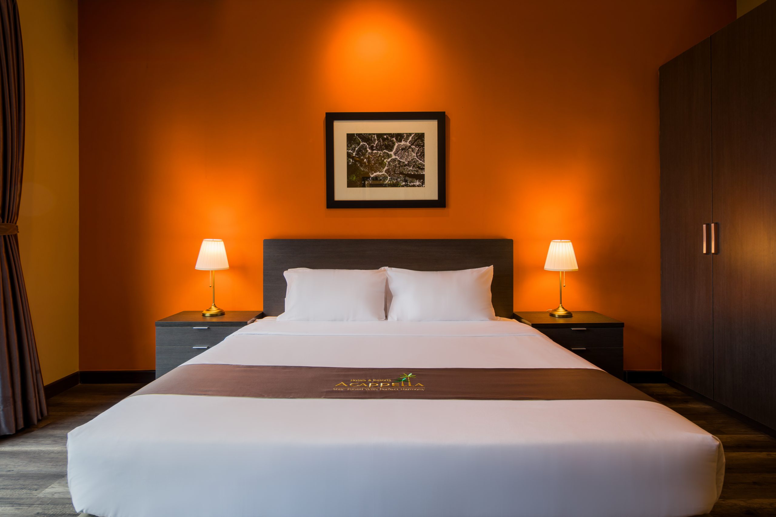 A modern suite hotel in Shah Alam featuring spacious rooms, warm contemporary interiors and lifestyle facilities. Photography highlights its design, ambiance and guest experience.